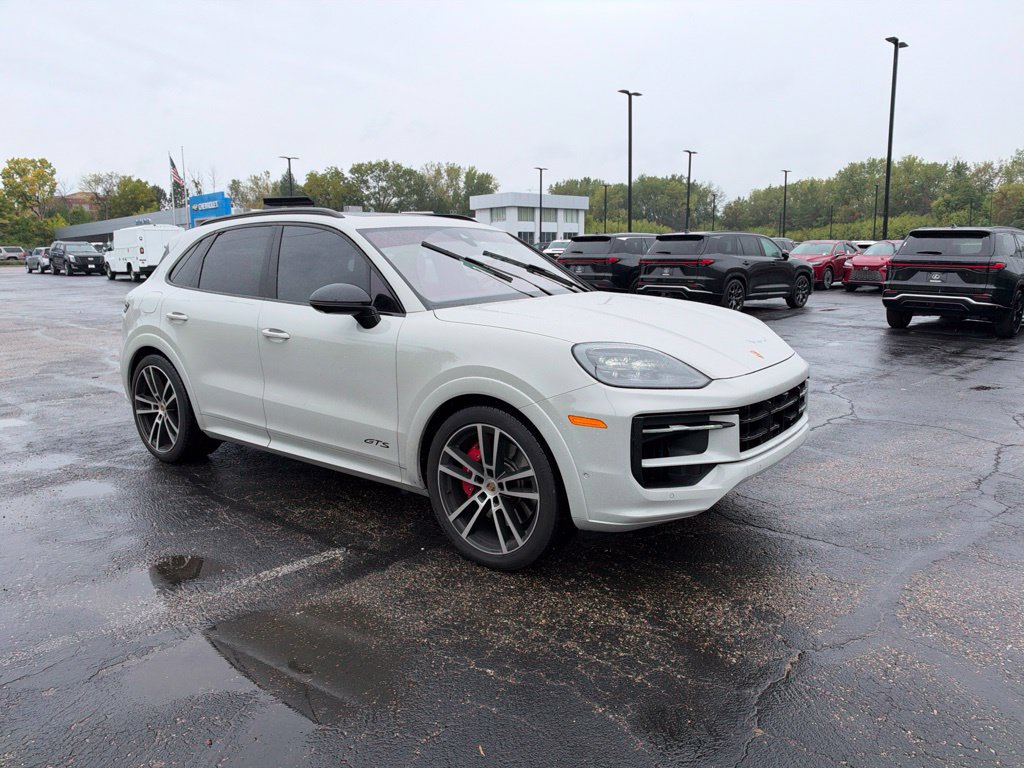 Used 2025 Porsche Cayenne GTS AWD/4WD image 15