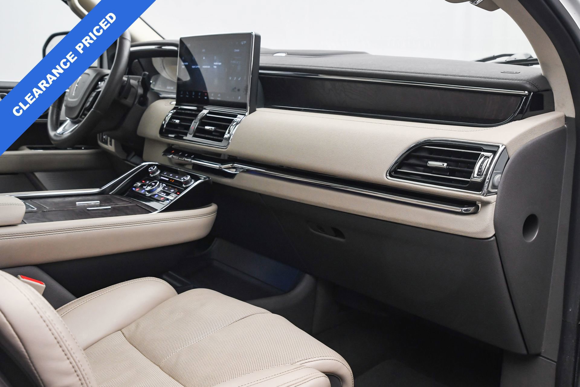 Used 2022 Lincoln Navigator Reserve image 22