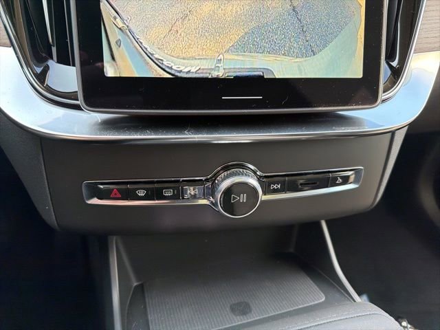 New 2026 Volvo XC90 B6 Plus w/ Protection Package Premier AWD/4WD image 23