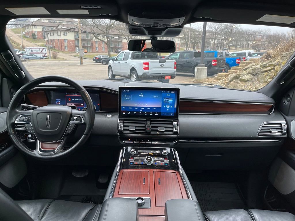 Used 2022 Lincoln Navigator Reserve image 14