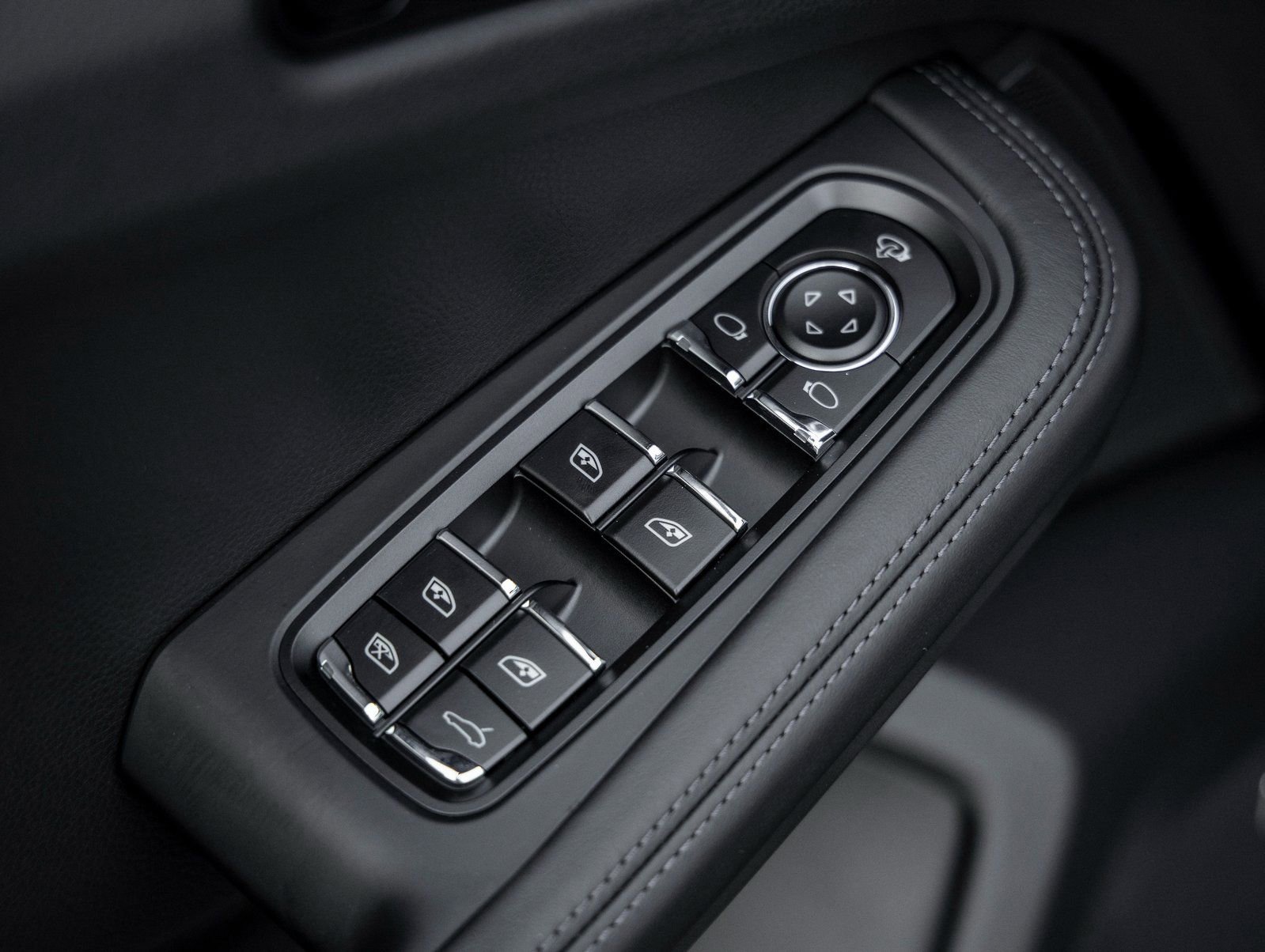 Used 2026 Porsche Macan S image 19