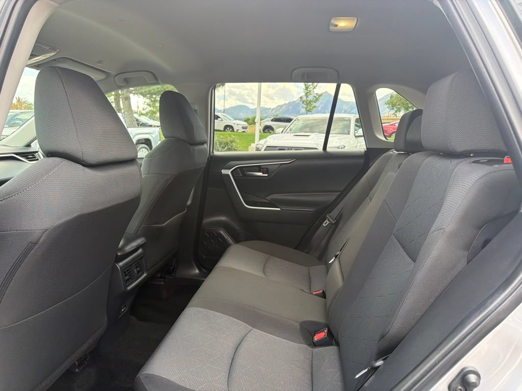 Used 2025 Toyota RAV4 XLE AWD/4WD image 20