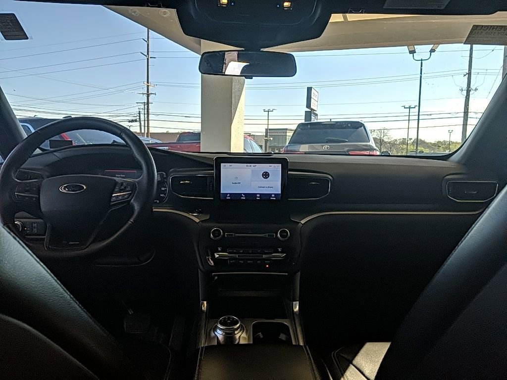 Used 2020 Ford Explorer XLT w/ Equipment Group 202A image 16