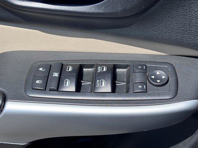Used 2018 Jeep Cherokee Limited FWD image 19