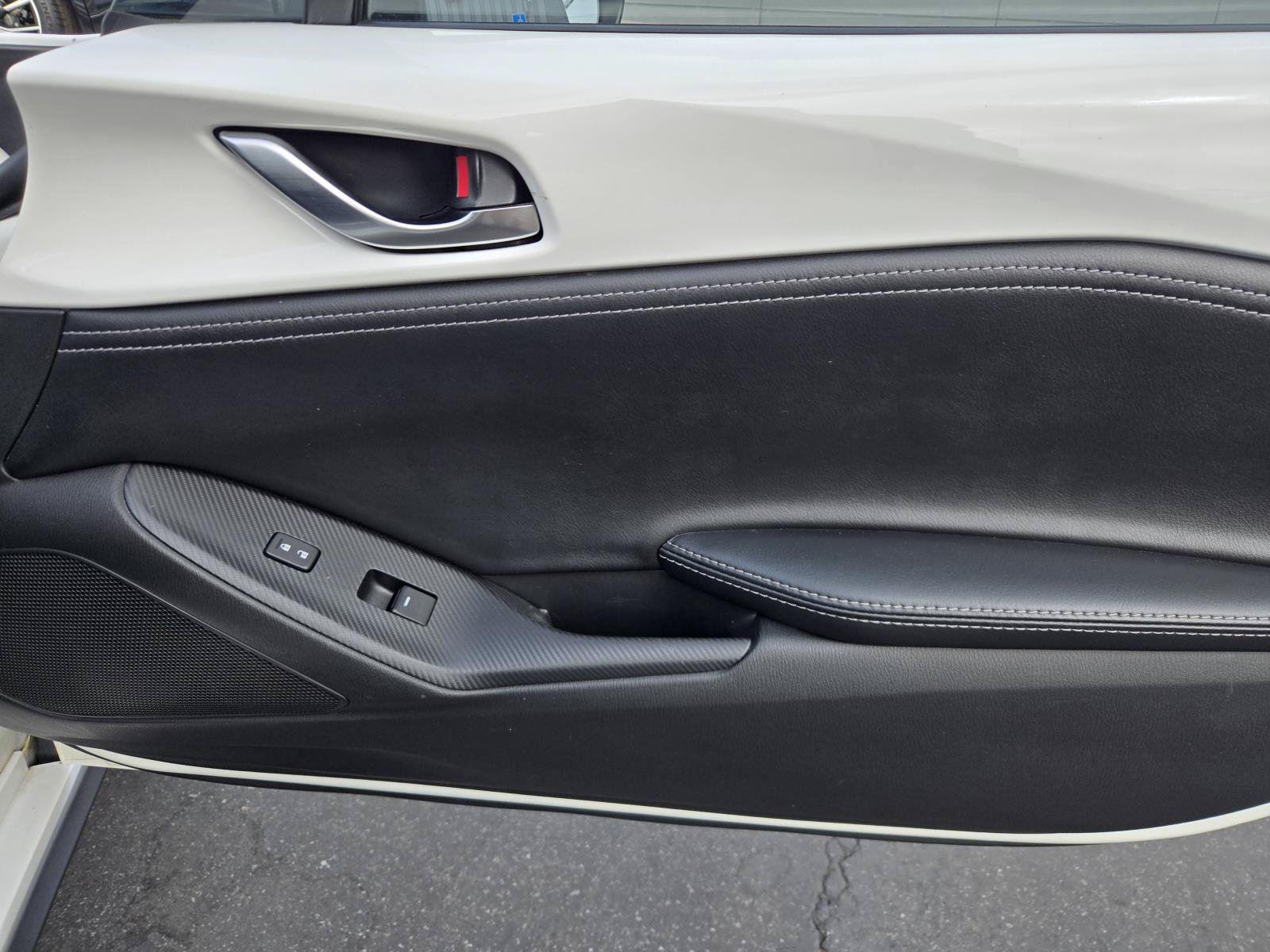 Used 2020 MAZDA MX-5 Miata RF Club RWD image 28