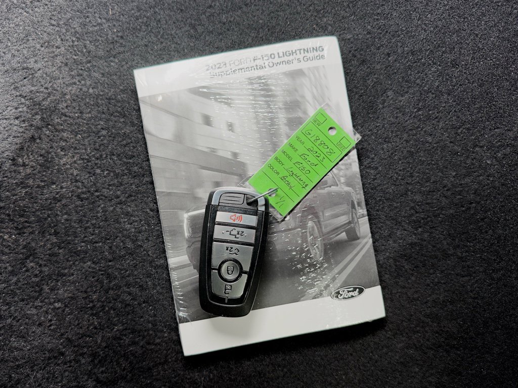 Used 2023 Ford F150 Lightning Platinum image 25