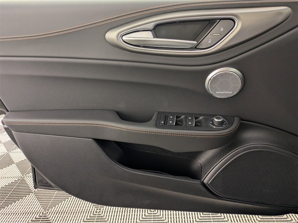 New 2025 Alfa Romeo Giulia w/ Driving Assist Package image 26