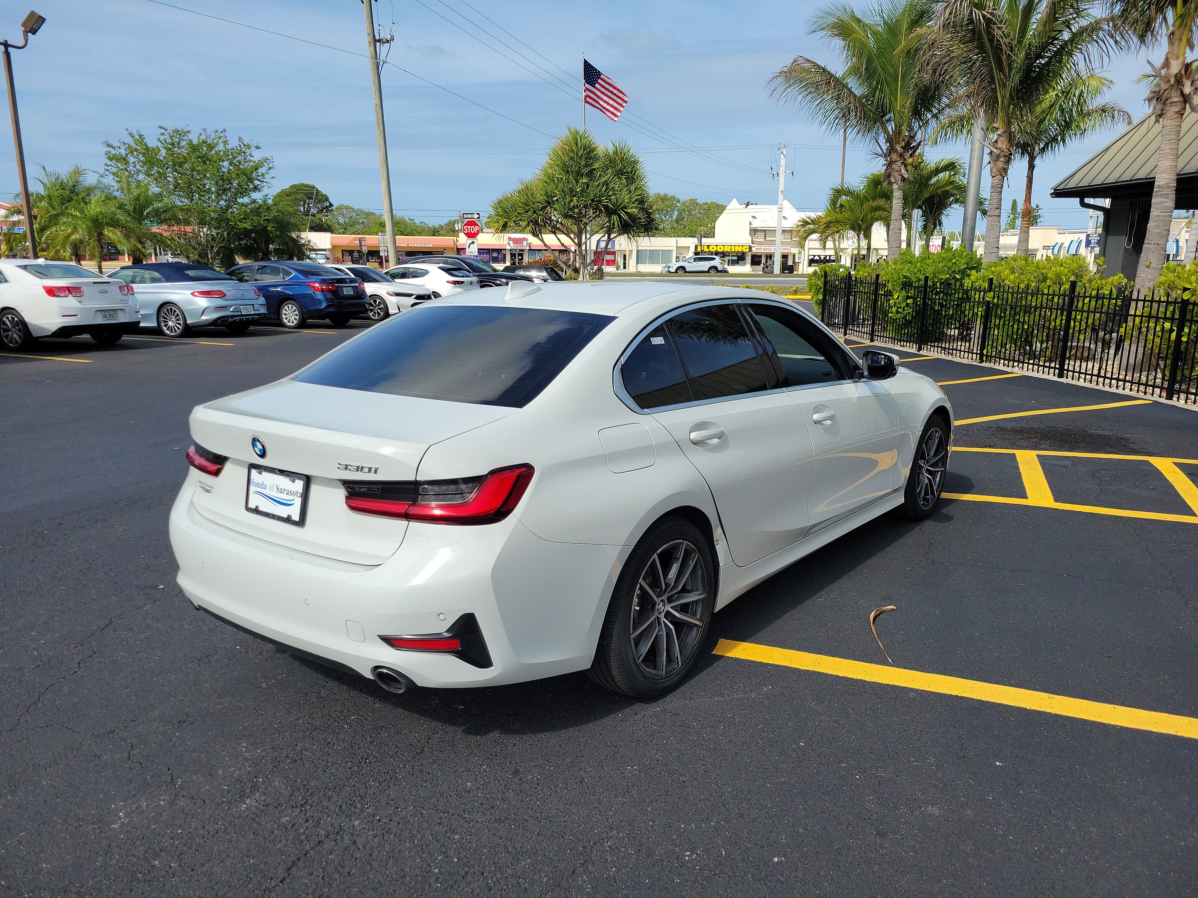 Used 2020 BMW 330i Sedan w/ Driving Assistance Package image 6