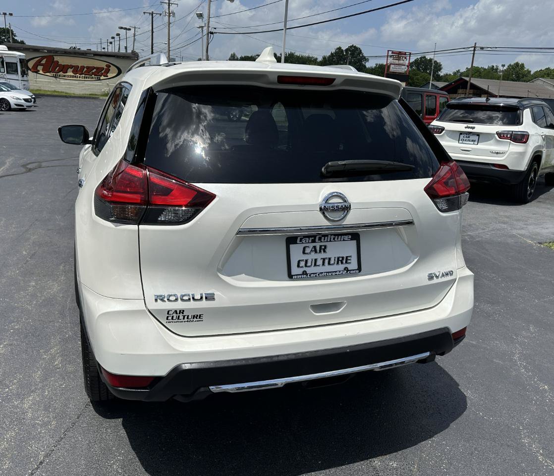 Used 2017 Nissan Rogue SV AWD/4WD image 11