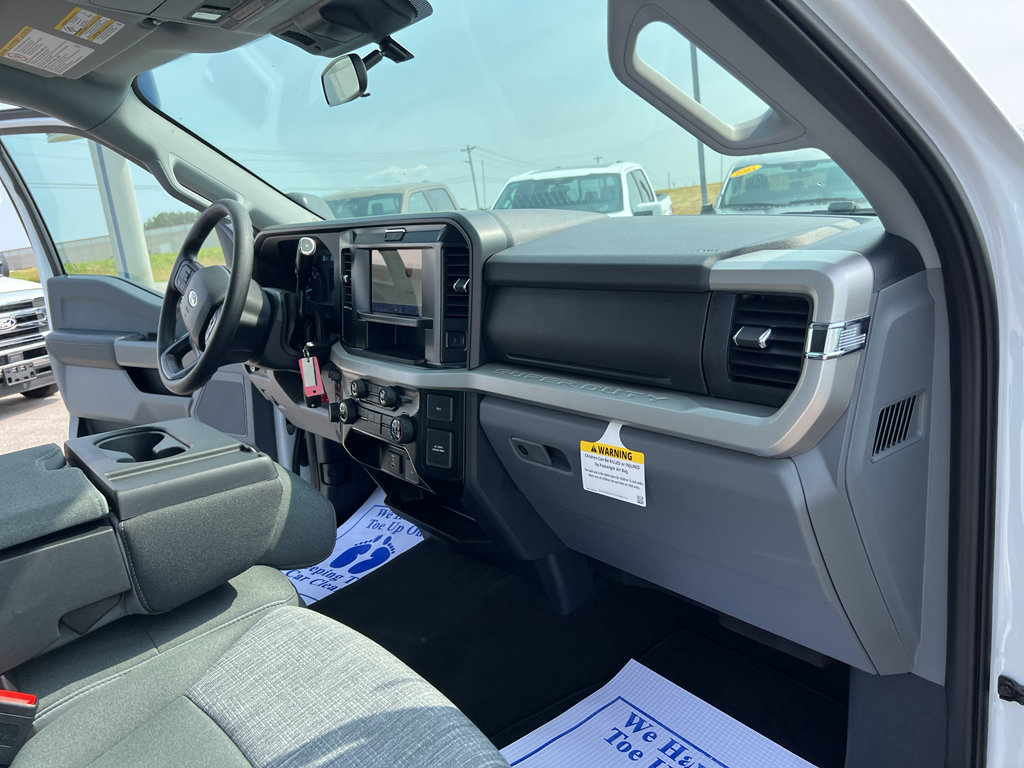 New 2025 Ford F250 XLT image 28
