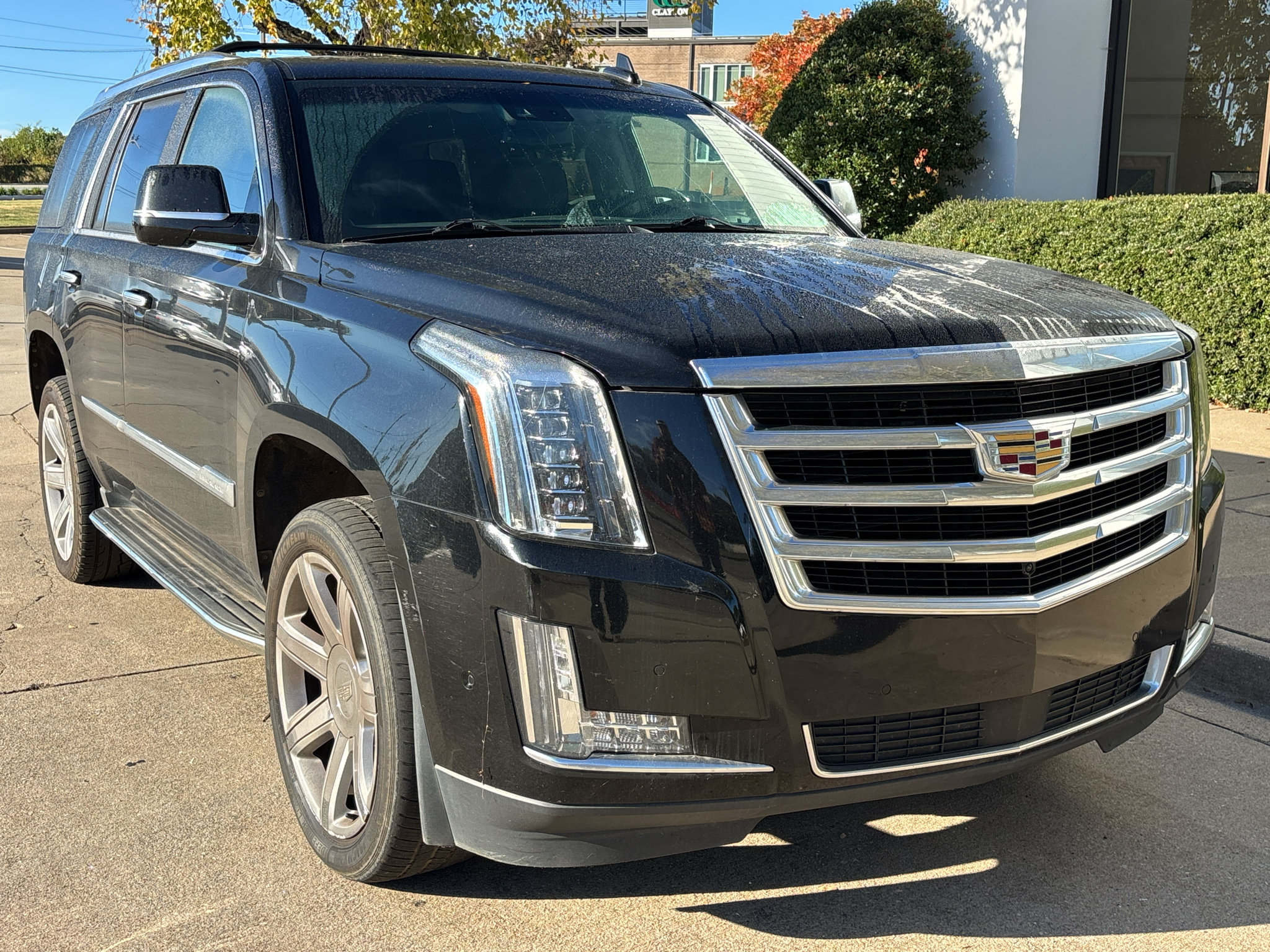 Used 2018 Cadillac Escalade Premium Luxury AWD/4WD image 1