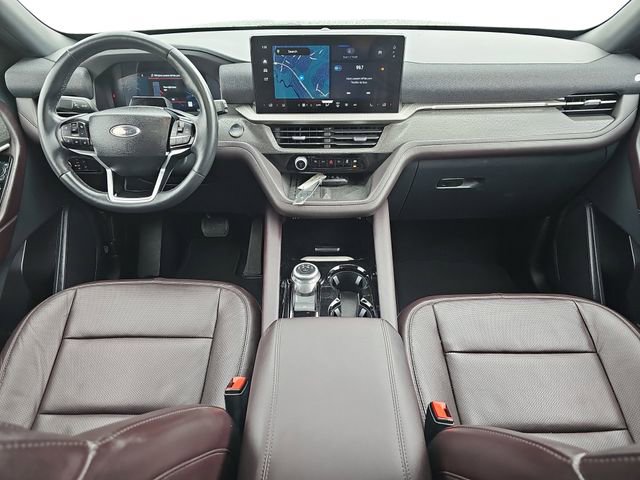 Used 2025 Ford Explorer Platinum w/ LUX Leather Package image 11