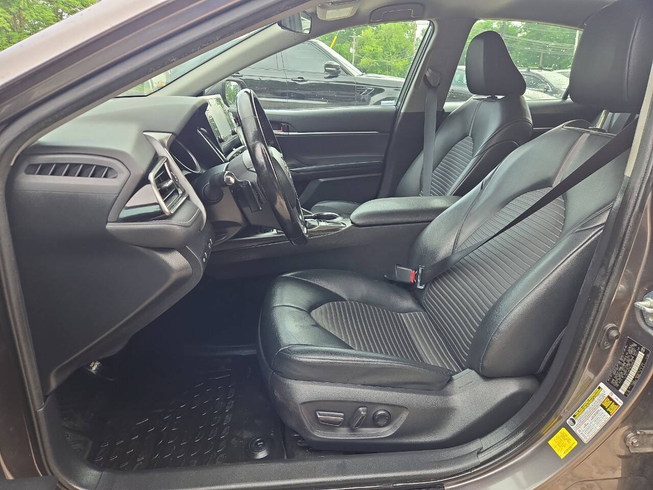 Used 2022 Toyota Camry SE FWD image 13