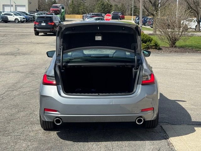 Certified 2023 BMW 330i xDrive Sedan w/ Parking Assistance Package image 33