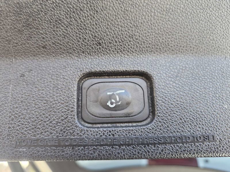 Used 2016 Ford Explorer Limited w/ Class II Trailer Tow Package image 35