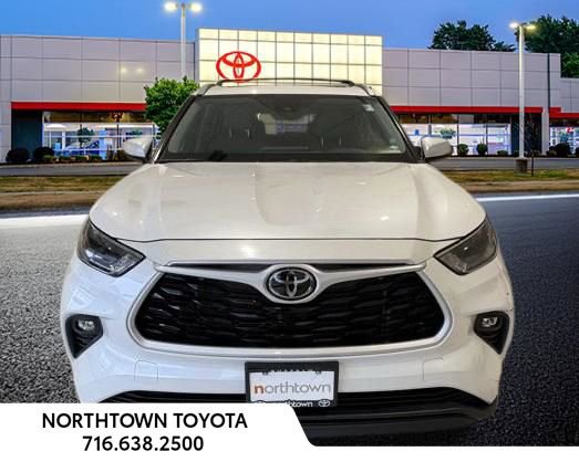 Used 2023 Toyota Highlander XLE image 5