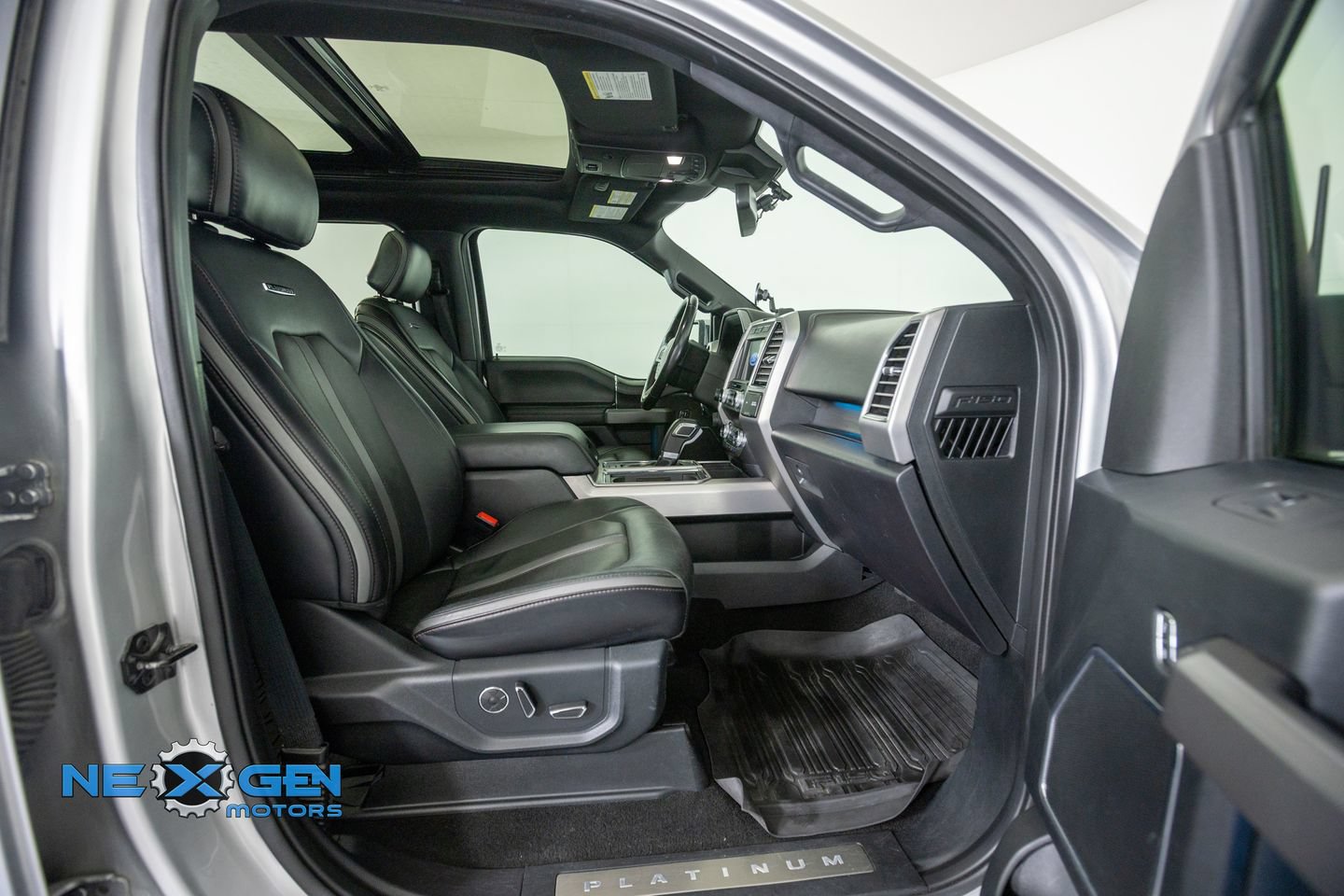 Used 2019 Ford F150 Platinum w/ Equipment Group 701A Luxury AWD/4WD image 46