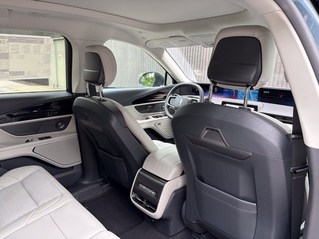 New 2026 Lincoln Nautilus Reserve w/ Jet Appearance Package AWD/4WD image 25