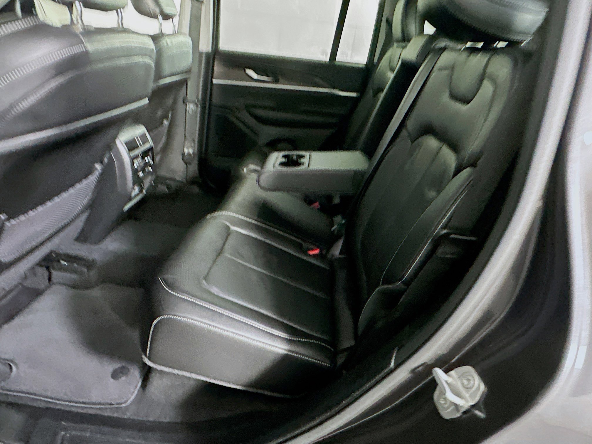 Used 2023 Jeep Grand Cherokee Limited image 27