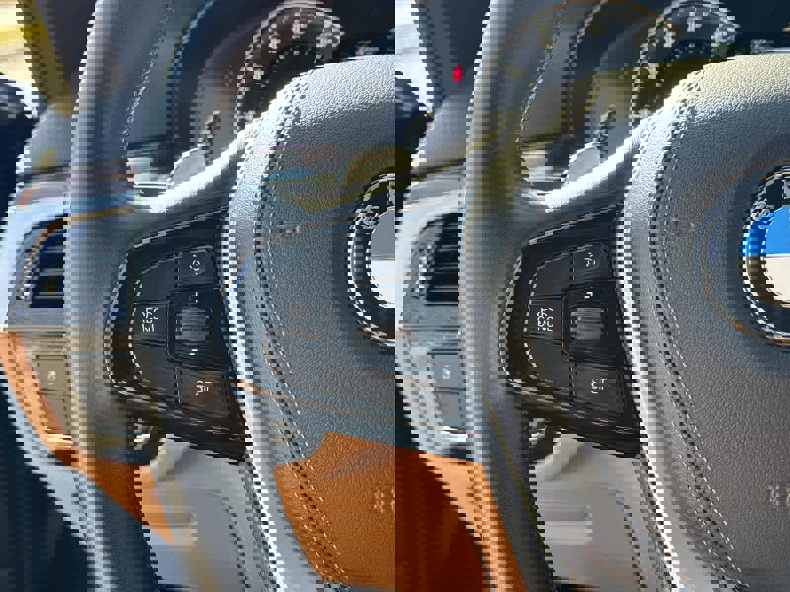 Used 2018 BMW 540i xDrive w/ M Sport Package image 22