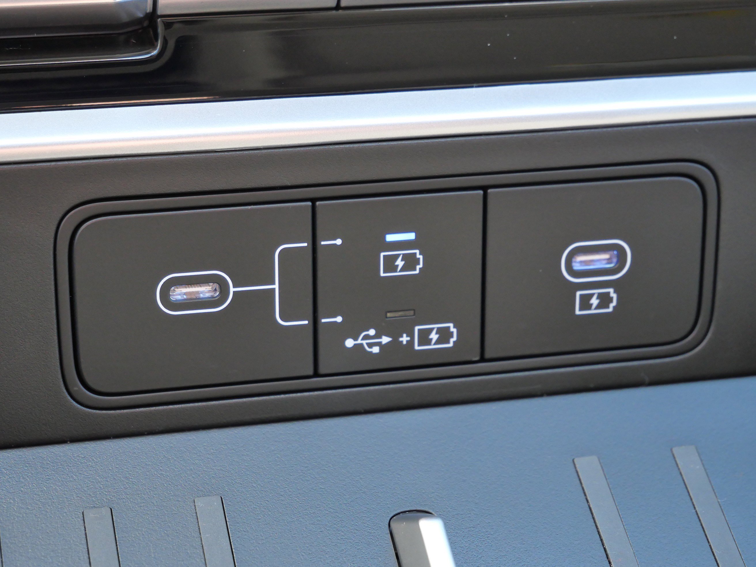 Certified 2026 Hyundai Santa Fe SE image 28