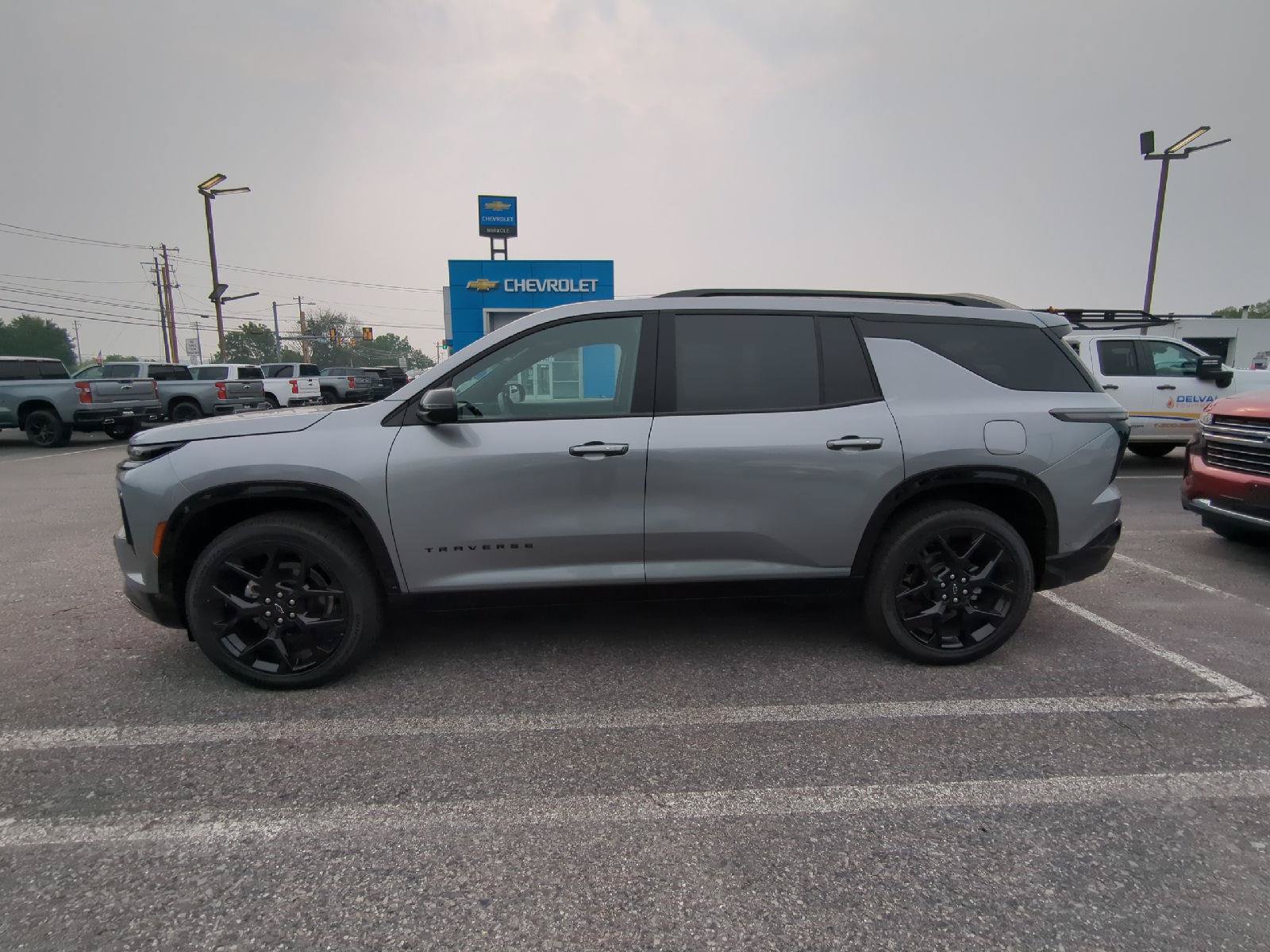 Used 2025 Chevrolet Traverse RS AWD/4WD image 4