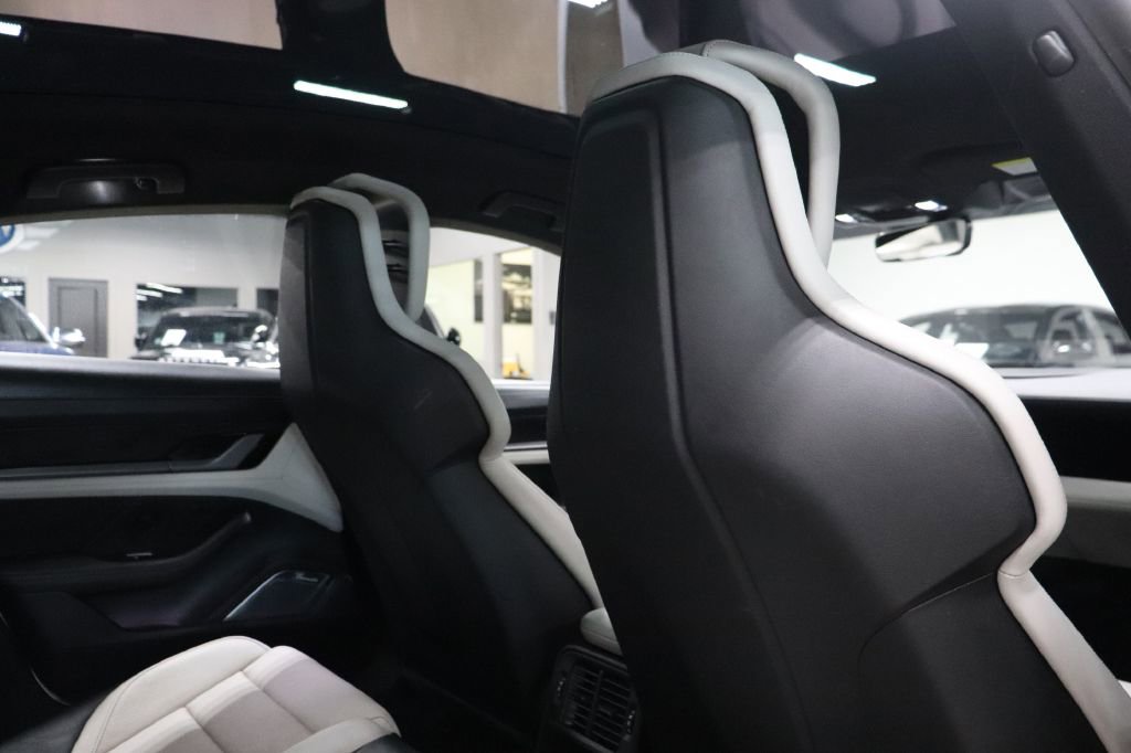 Used 2020 Porsche Taycan 4S image 28
