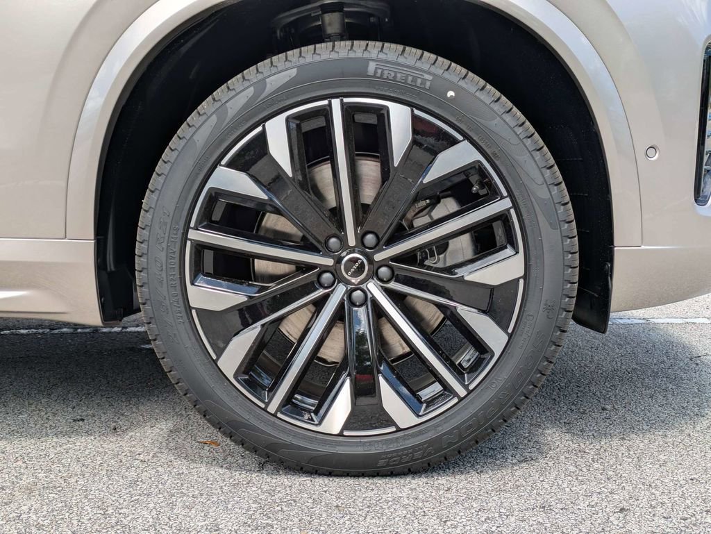 New 2026 Volvo XC90 T8 Ultra w/ Protection Package Premier AWD/4WD image 11