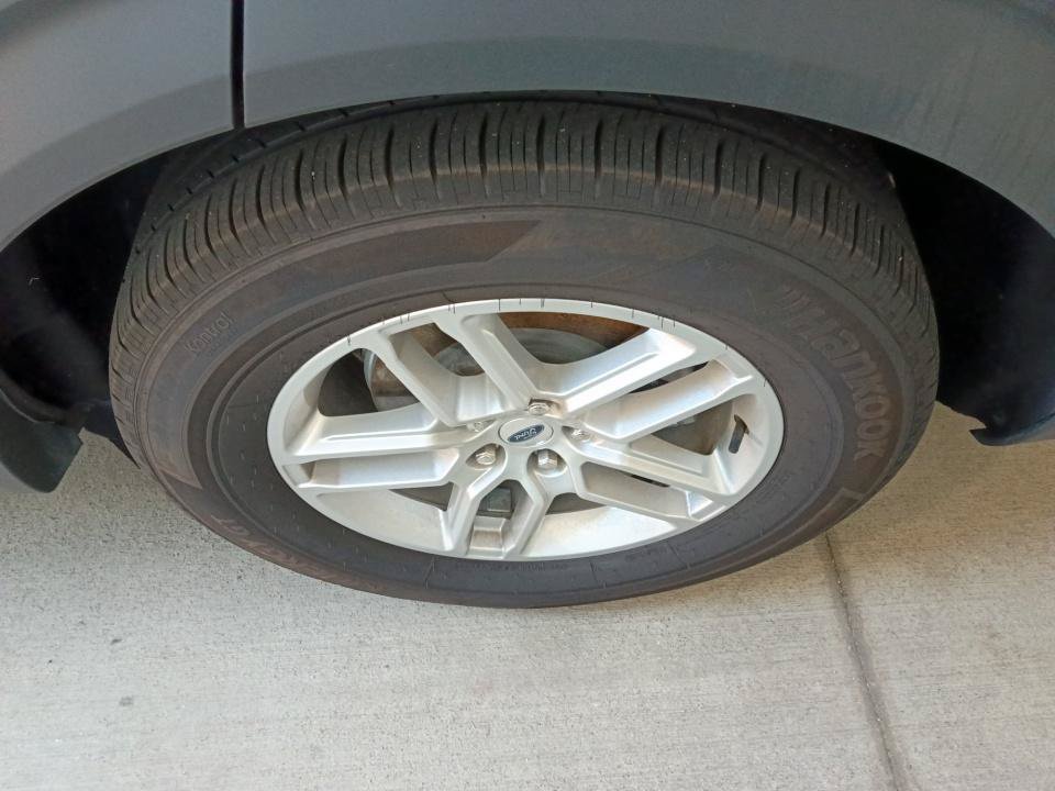 Used 2025 Ford Explorer Active RWD image 25