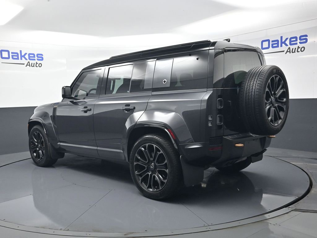 Used 2025 Land Rover Defender 110 AWD/4WD image 6