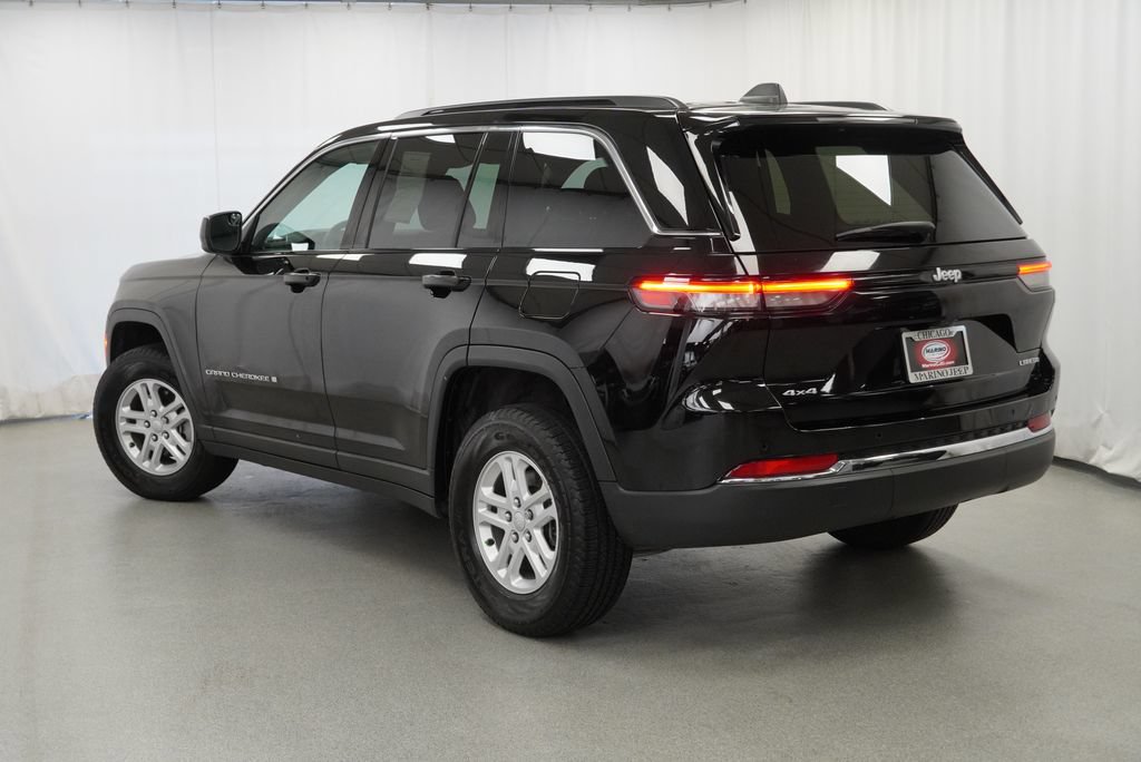 Certified 2024 Jeep Grand Cherokee Laredo AWD/4WD image 24