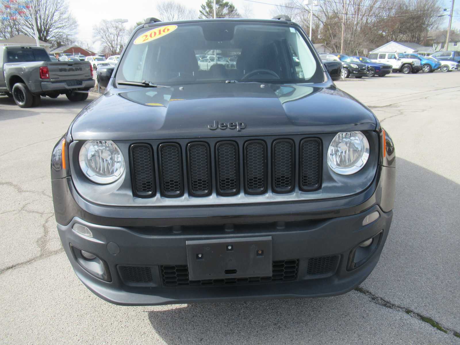 Used 2016 Jeep Renegade Latitude image 11