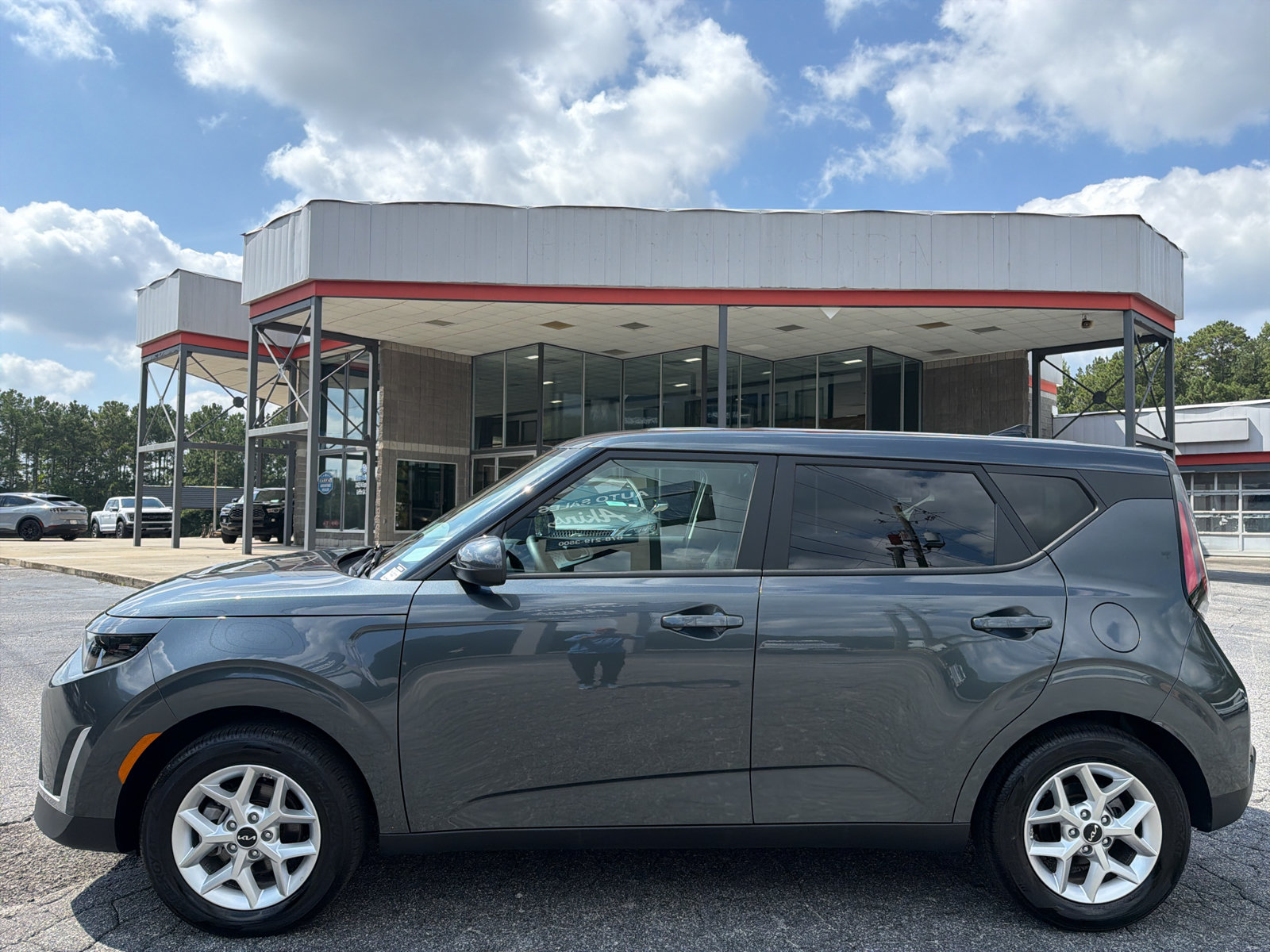 Used 2025 Kia Soul LX w/ LX Technology Package FWD image 42
