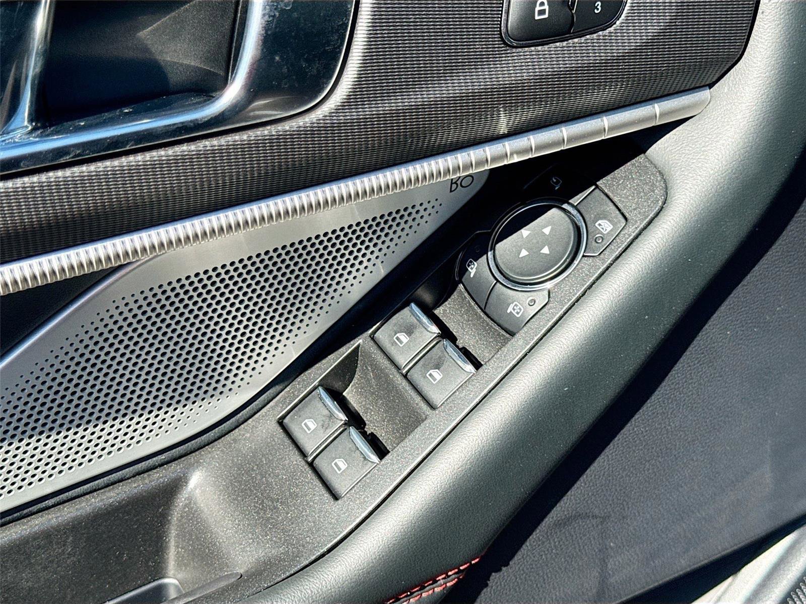 Used 2025 Ford Explorer ST image 18