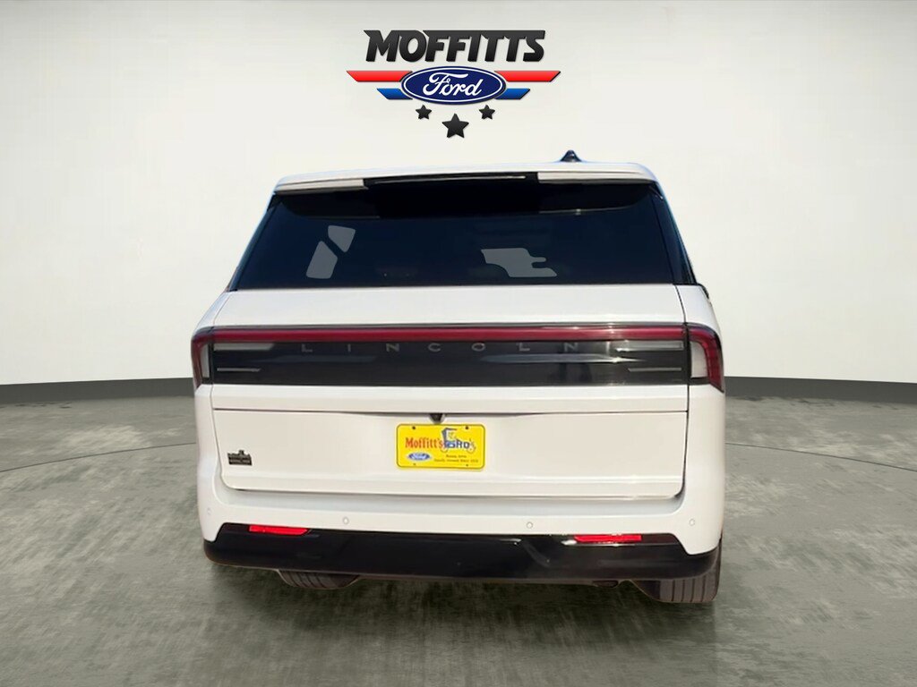 Used 2025 Lincoln Navigator L Reserve AWD/4WD image 4