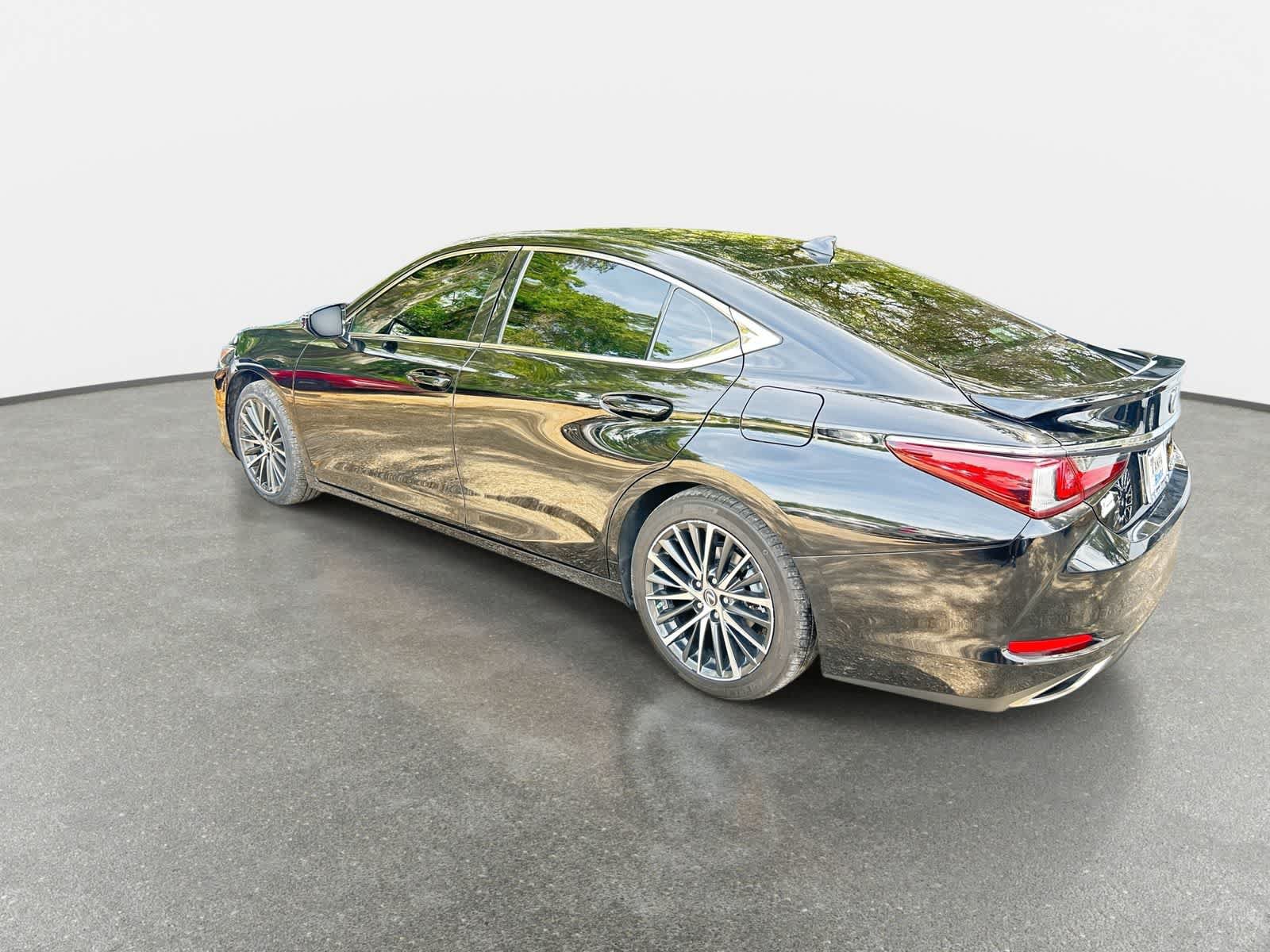 Used 2024 Lexus ES 350 w/ Premium Package FWD image 6