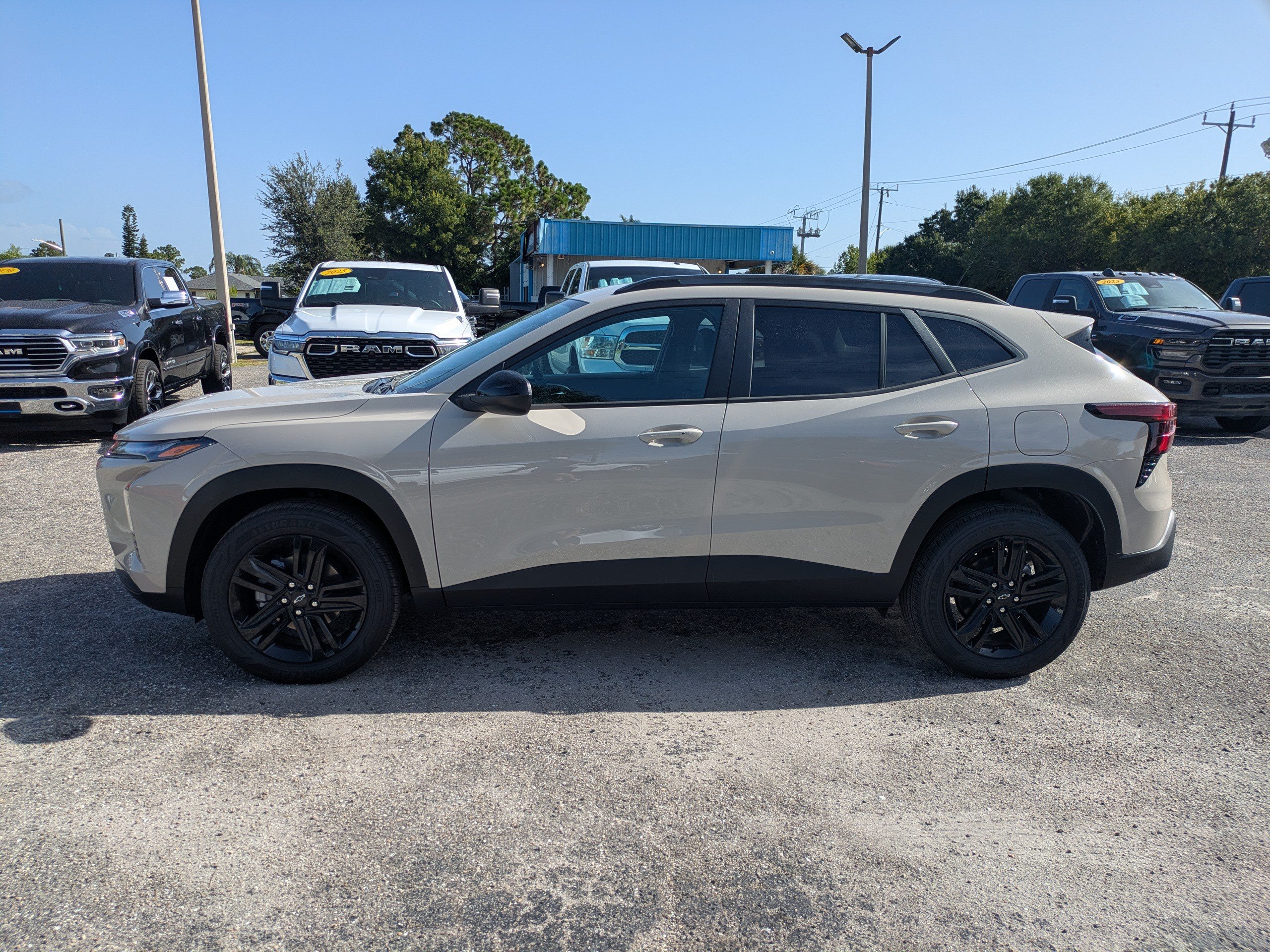 Used 2026 Chevrolet Trax ACTIV FWD image 7