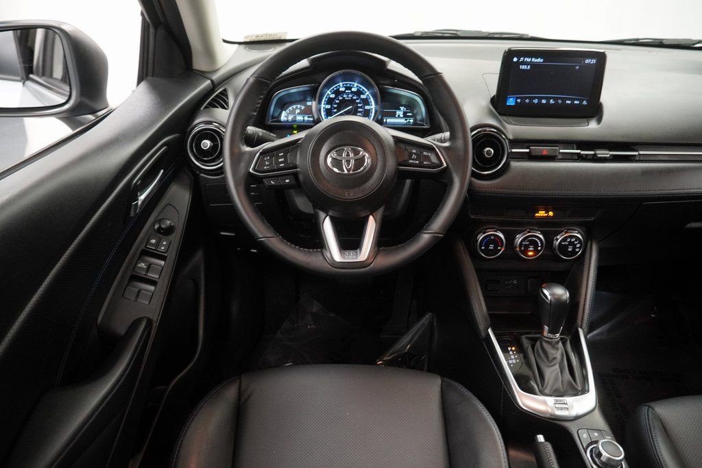 Used 2020 Toyota Yaris XLE image 21