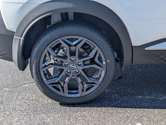 New 2026 Nissan Kicks SR FWD image 8