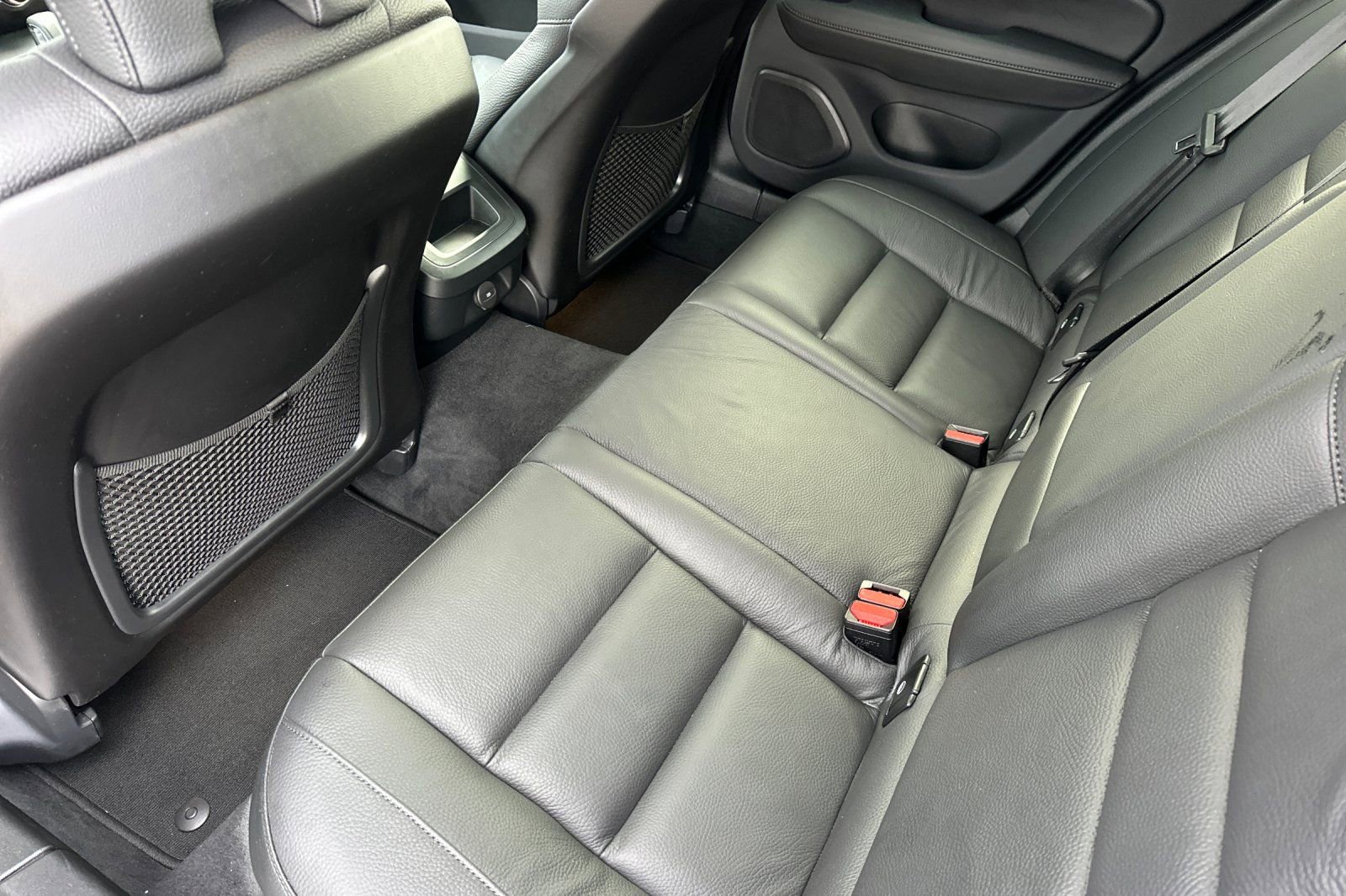 Used 2025 Volvo V60 B5 Cross Country Plus image 12