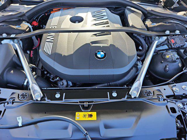 New 2026 BMW 750e xDrive image 31