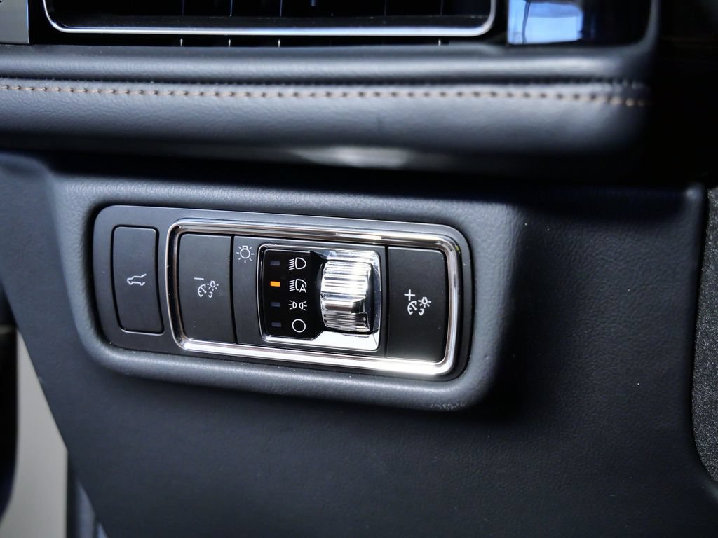 Certified 2025 Lincoln Aviator Reserve w/ Equipment Group 201A AWD/4WD image 26