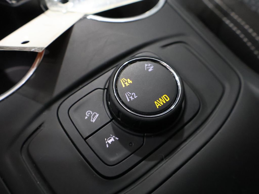 Used 2024 GMC Terrain SLE image 29