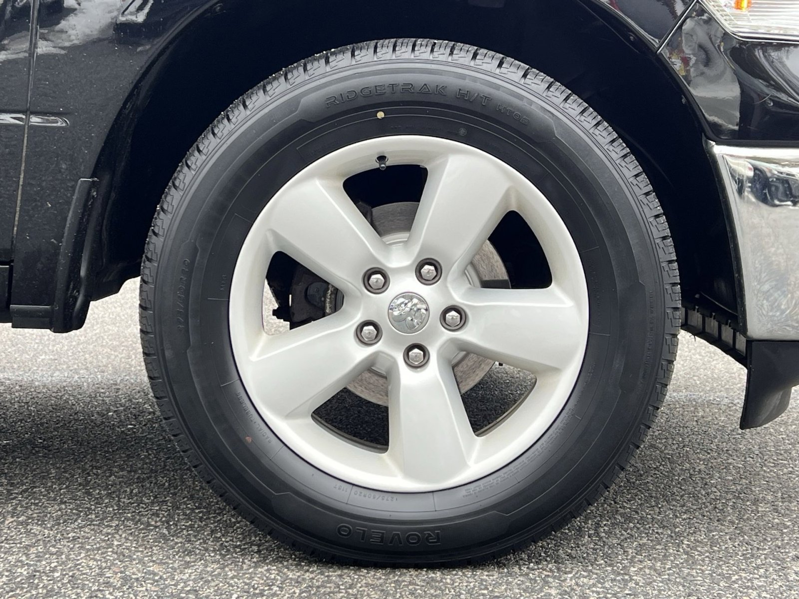 Used 2023 RAM 1500 Classic SLT image 10