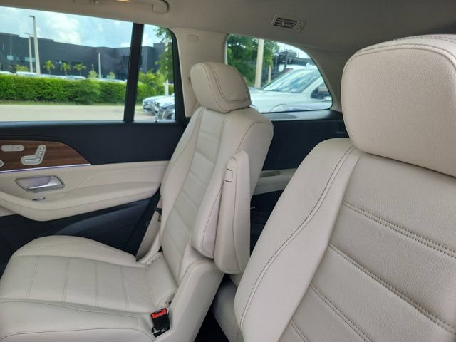 Used 2024 Mercedes-Benz GLS 450 4MATIC image 13