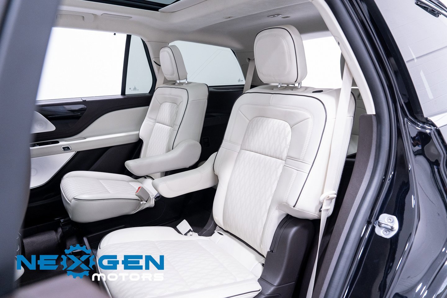 Used 2022 Lincoln Aviator Black Label w/ Dynamic Handling Package image 43