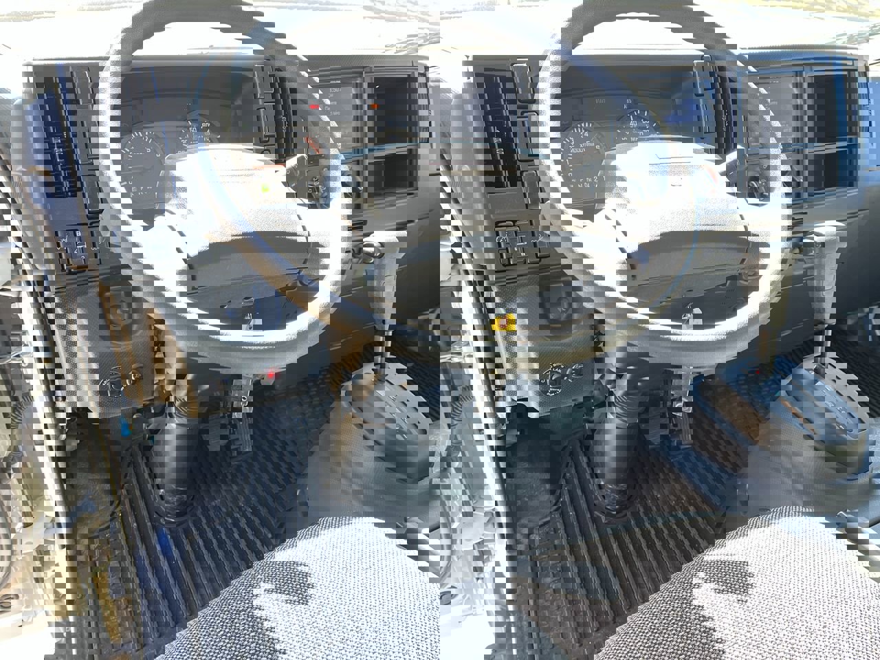 New 2024 Chevrolet Low Cab Forward image 10