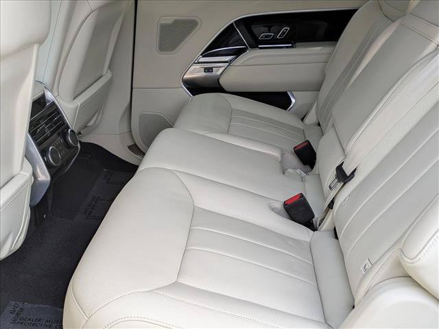 Used 2025 Land Rover Range Rover Long Wheelbase SE AWD/4WD image 20