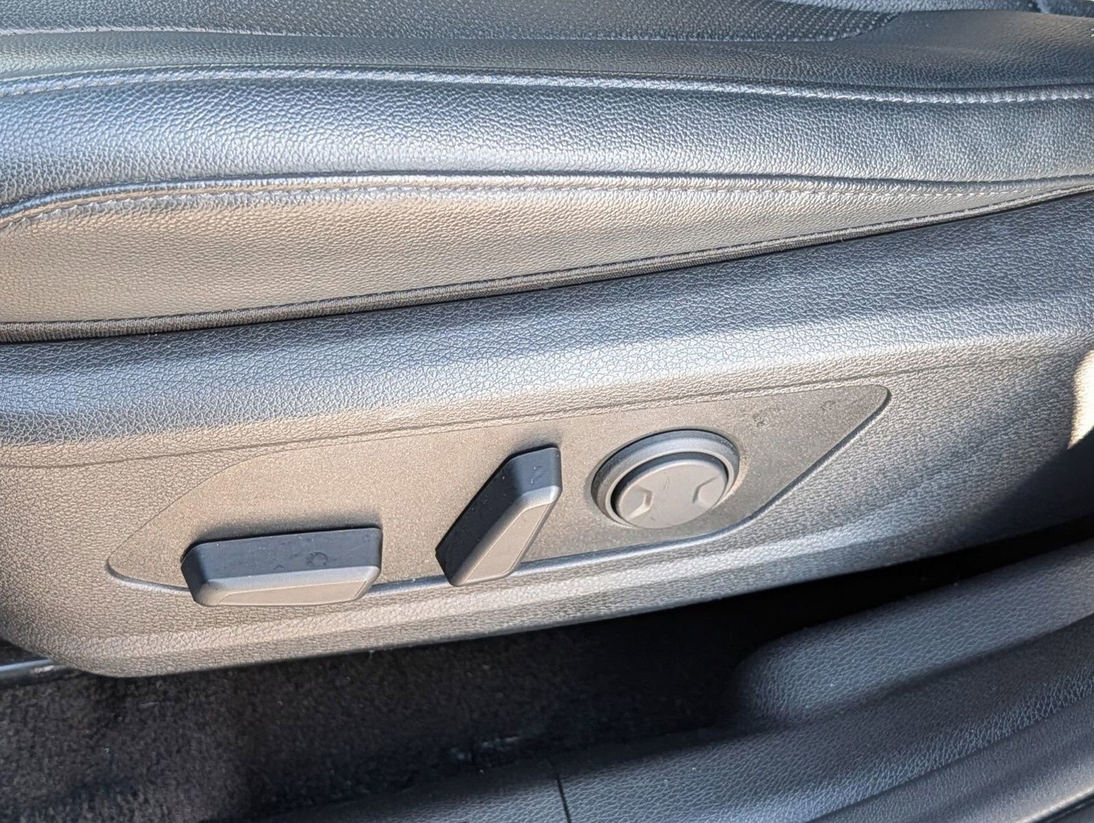Used 2025 Kia Sportage EX w/ Premium Package image 20