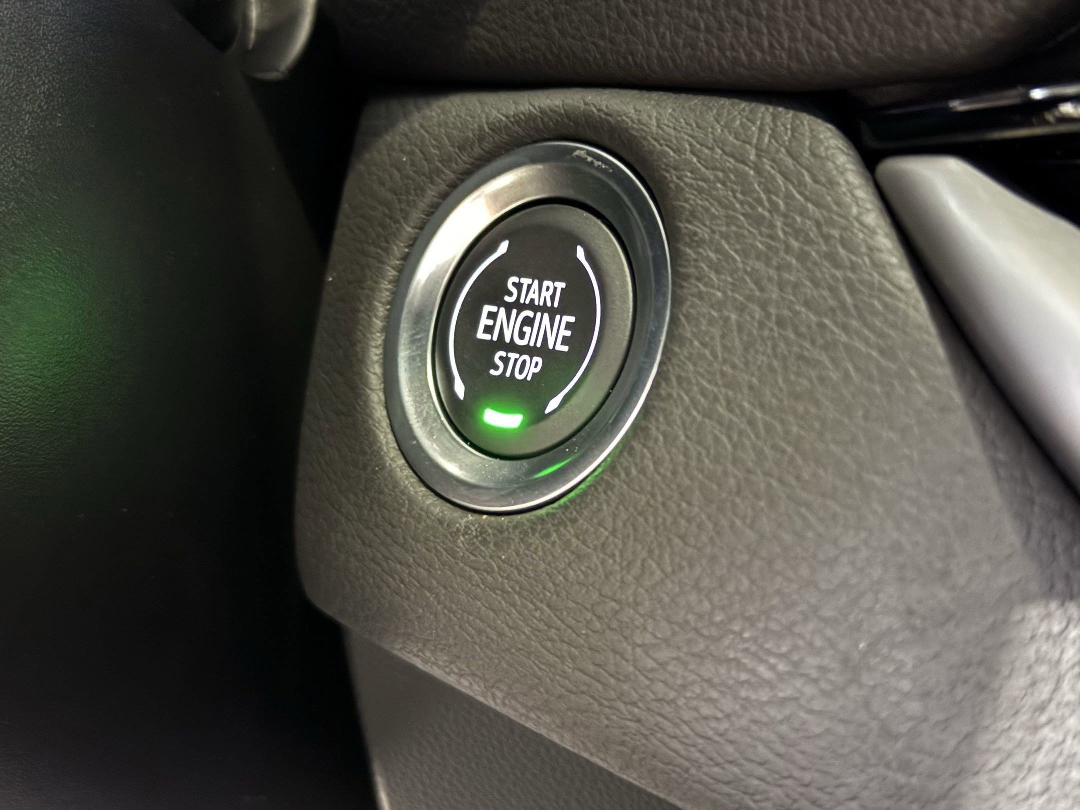 New 2025 Cadillac XT4 Premium Luxury image 33